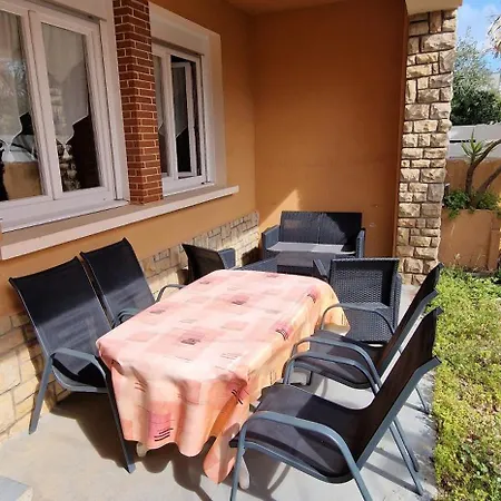 Jolie Avec Terrasse De Plain Pied 100 De La Mer, 2 Chambres, 2 Salle De Bain Et Cuisine Apartment Portiragnes